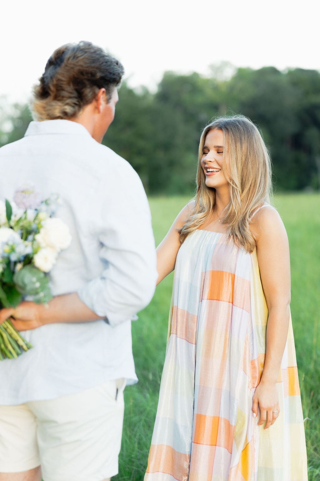 Gender Reveal Photo Ideas From an At-Home Session in Houston