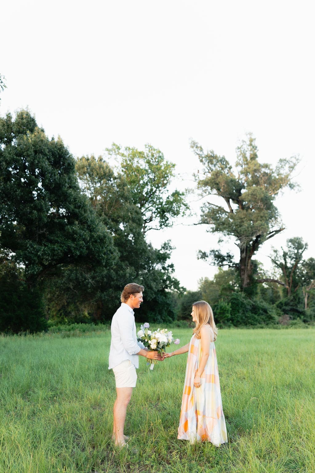 Gender Reveal Photo Ideas From an At-Home Session in Houston