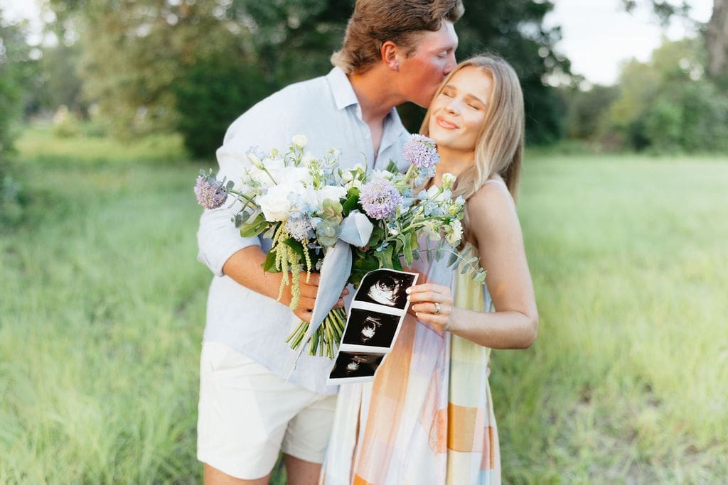 Gender Reveal Photo Ideas From an At-Home Session in Houston