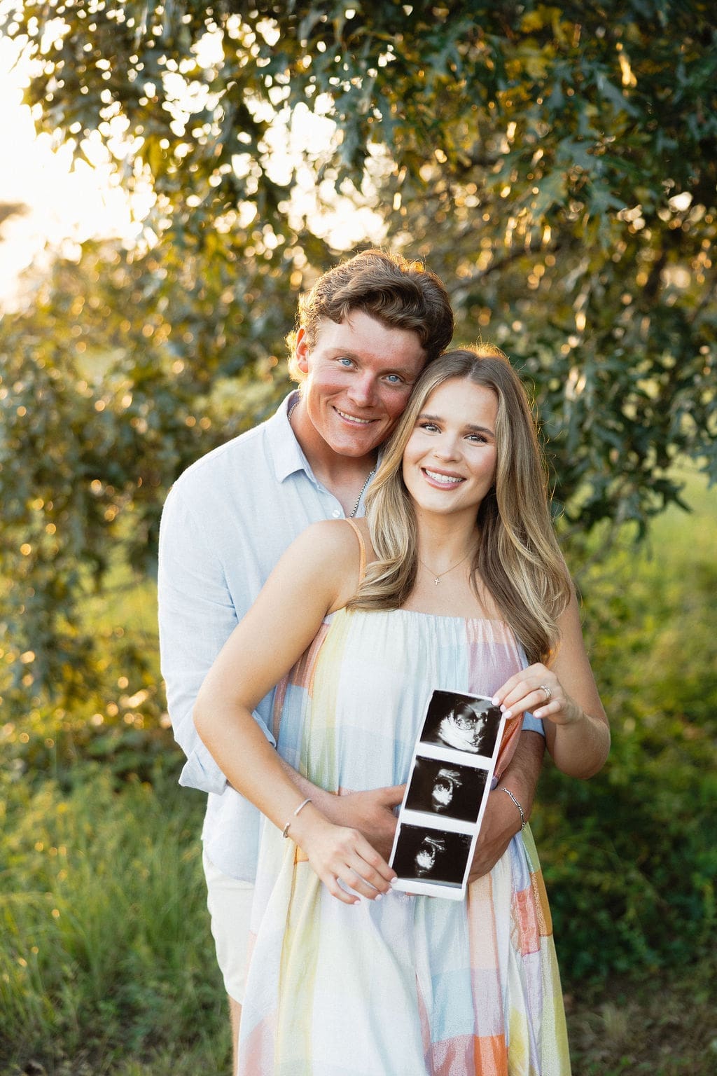 Gender Reveal Photo Ideas From an At-Home Session in Houston